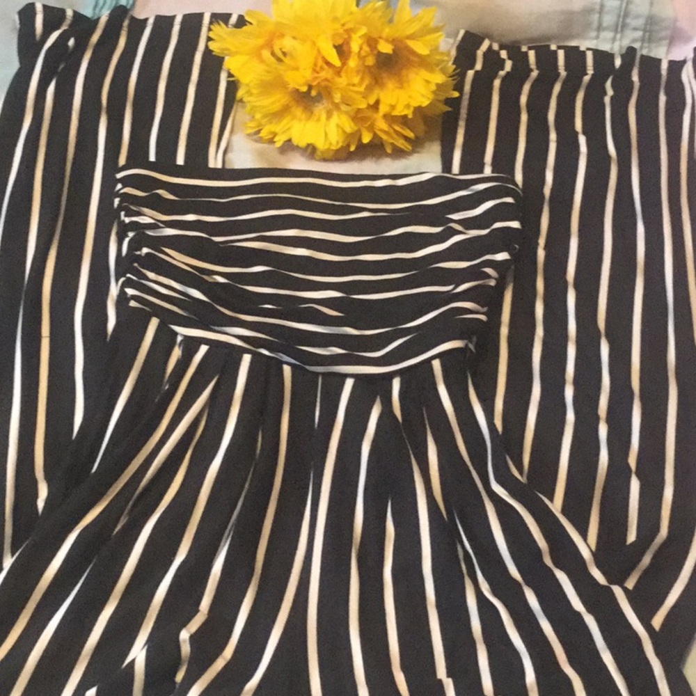 🎉HP🎉LAST 1 STRAPLESS BLACK/WHITE STRIPE JUMPSUIT - Picture 3 of 8